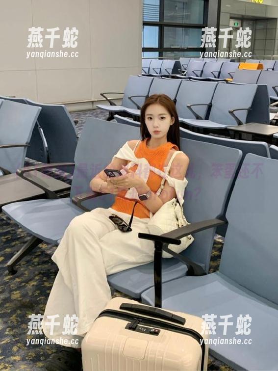 51吃瓜 最近的爆料都在这儿,笨蛋还不下载51吃瓜profun?