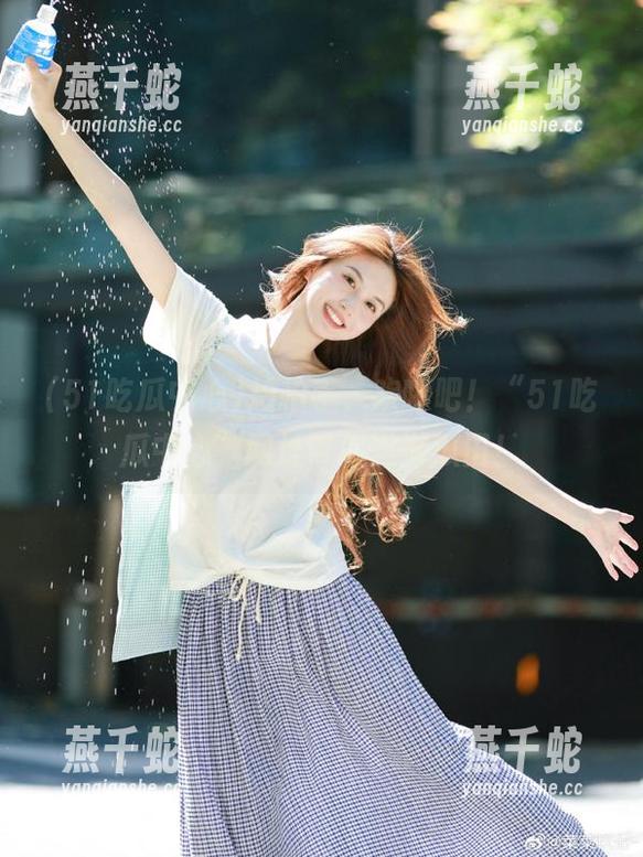 51吃瓜中心 拍拍手,欢呼吧!“51吃瓜中心”网址带你遨游瓜田!
