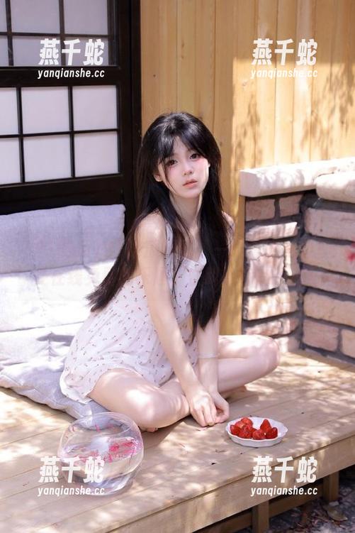 91吃瓜网站：一边看瓜一边享受在线免费的乐趣，快叫上你的手机！
