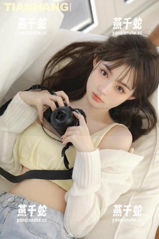 听到八卦时我只想假装无所谓，观看“cgw”，但是其实没忍住。
