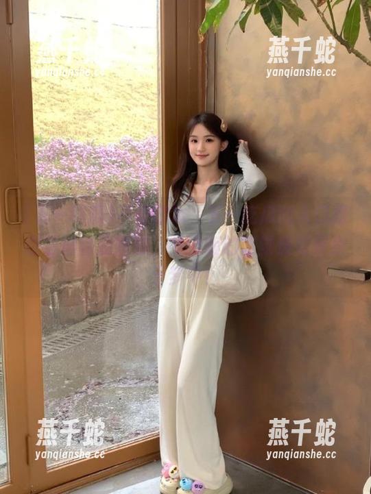 五一吃瓜 不靠剧本,五一吃瓜的入口操控显得特别随意,免费版的感觉恍如置身于梦中!