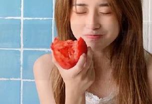 五一吃瓜网：观看各种瓜田里的奇事，忍不住嘴角上扬！