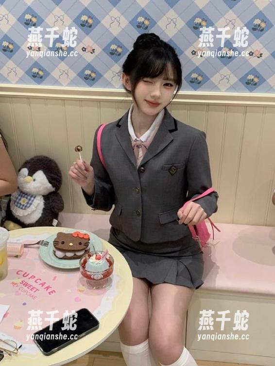 吃瓜网 当吃瓜网苹果版碰上其他app,会产生奇妙的化学反应嘛?脑海中闪过的拼图,有点奇幻。