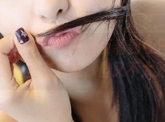 又在吃瓜网首页看到今日热门瓜，感觉嘴里有点甜，但又不太对劲？
