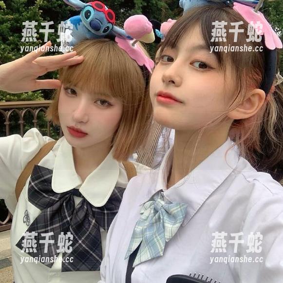 继续看吃瓜网的链接，真的是跟在娱乐圈快车上，不爽没道理。