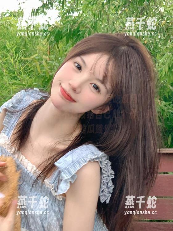 我要吃瓜网 刚登录“我要吃瓜网”,心里想着:“是不是该给自己放个假,来一场美味的瓜鼓!”