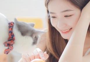 每当我点开网红黑料的入口，就觉得自己变身为专业吃瓜专家，实在是太过瘾f了！