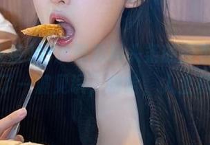 每次刷黑料头条的首页，感觉我又涨了一波见识，哈哈，人生真有趣！