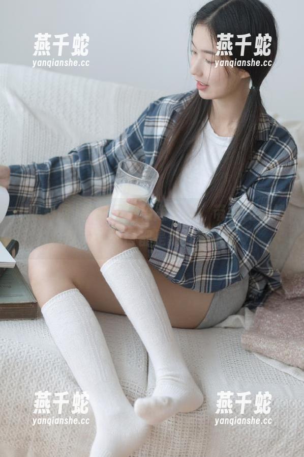 黑料网 黑料网苹果版上线,带你免费撸瓜,每一口都是新鲜资讯!
