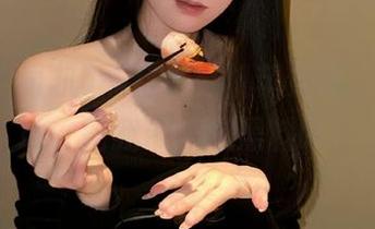 黑料老司机苹果版，随时随地，问我带你遛黑料吗？